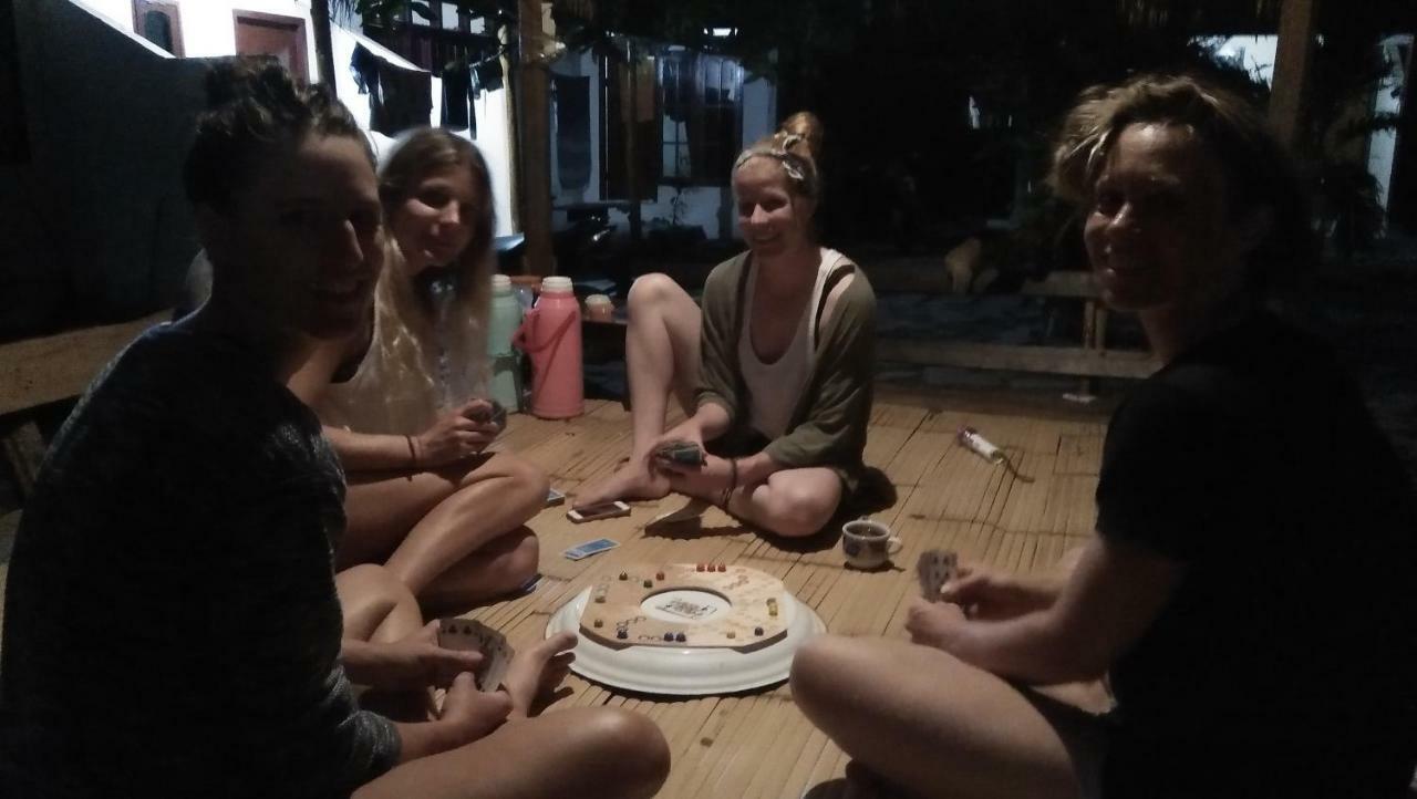 Together Homestay Kuta  Ngoại thất bức ảnh